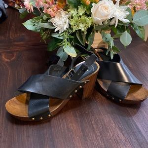 Kenneth Cole Leather healed sandals